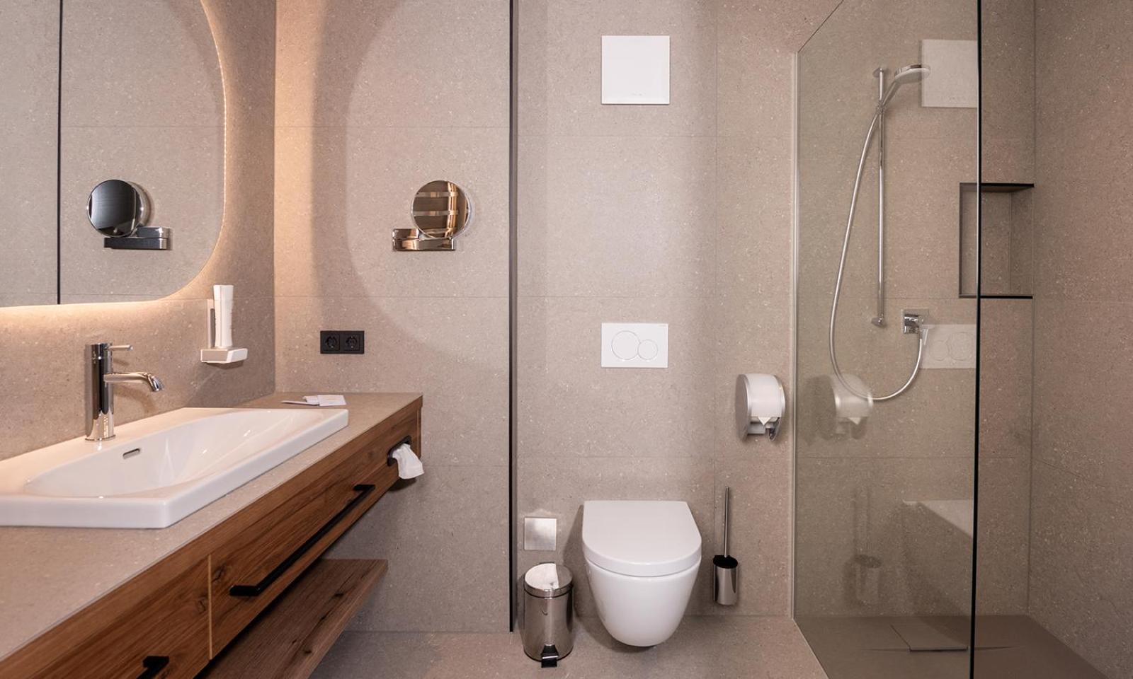 וואלס Hotel Koeniggut מראה חיצוני תמונה
