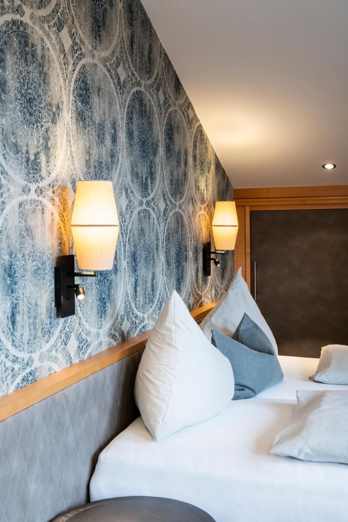 וואלס Hotel Koeniggut מראה חיצוני תמונה