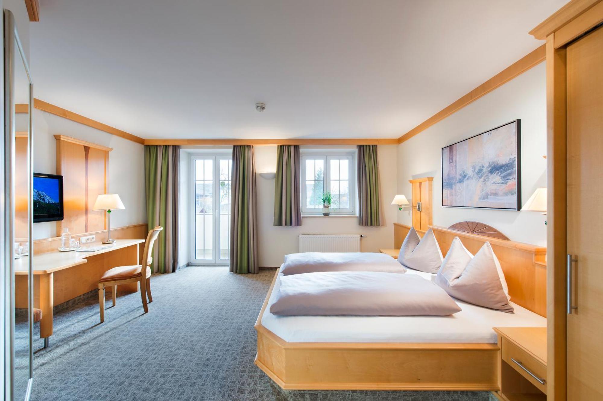 וואלס Hotel Koeniggut מראה חיצוני תמונה