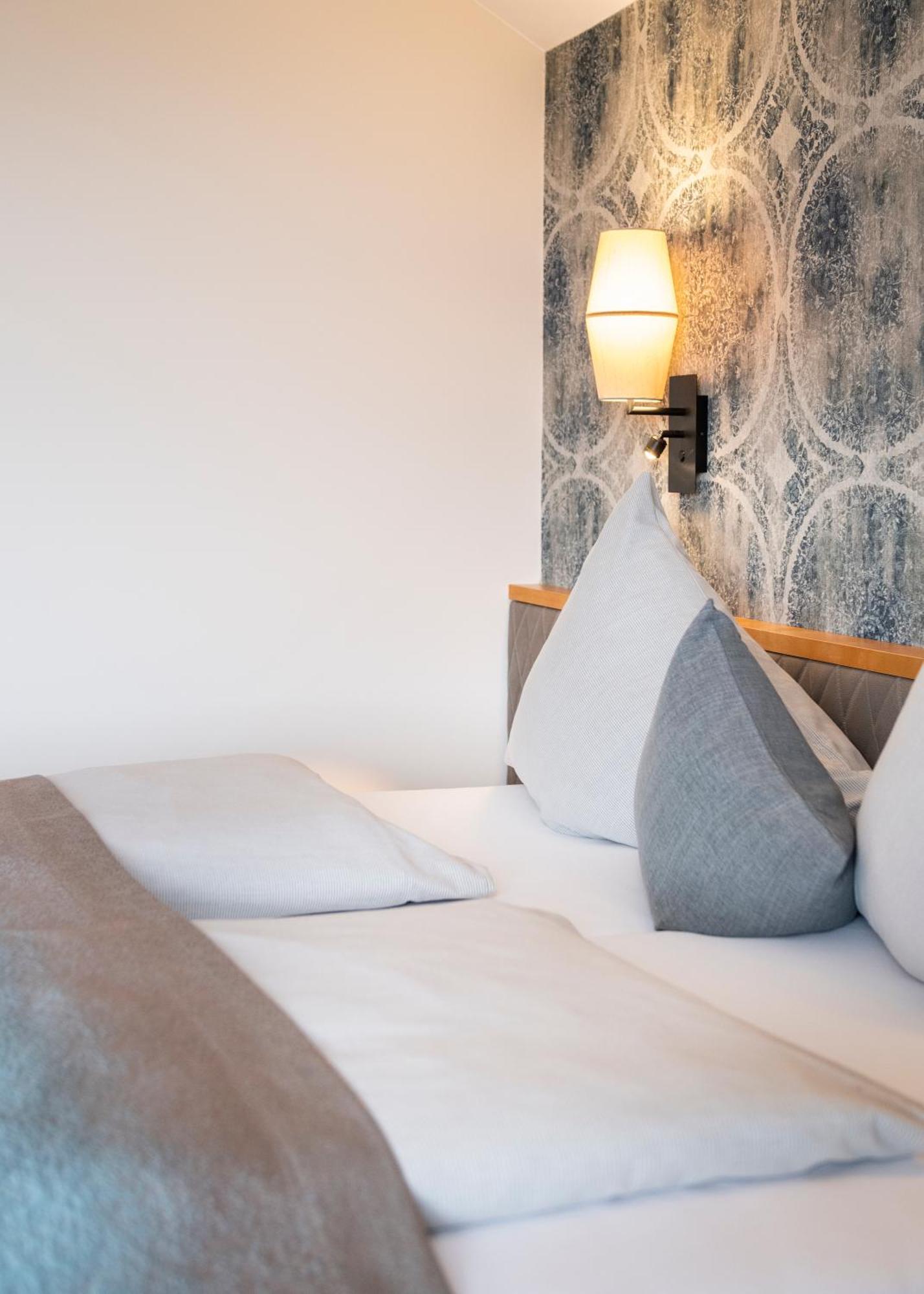 וואלס Hotel Koeniggut מראה חיצוני תמונה