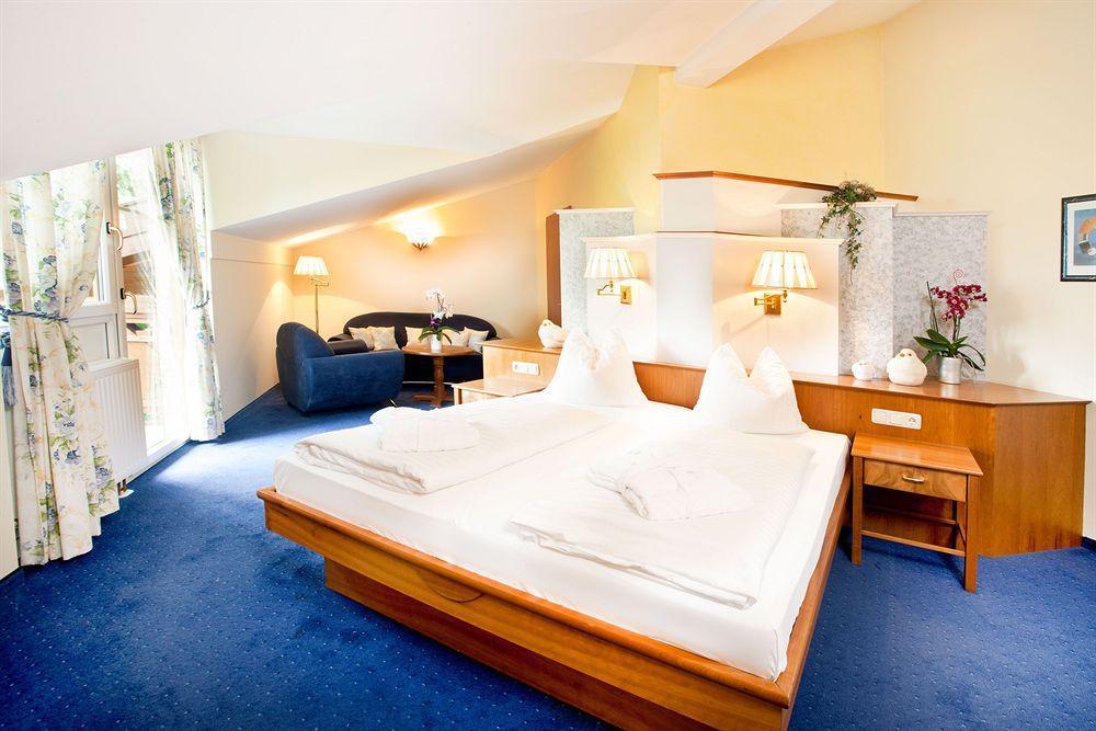 וואלס Hotel Koeniggut מראה חיצוני תמונה