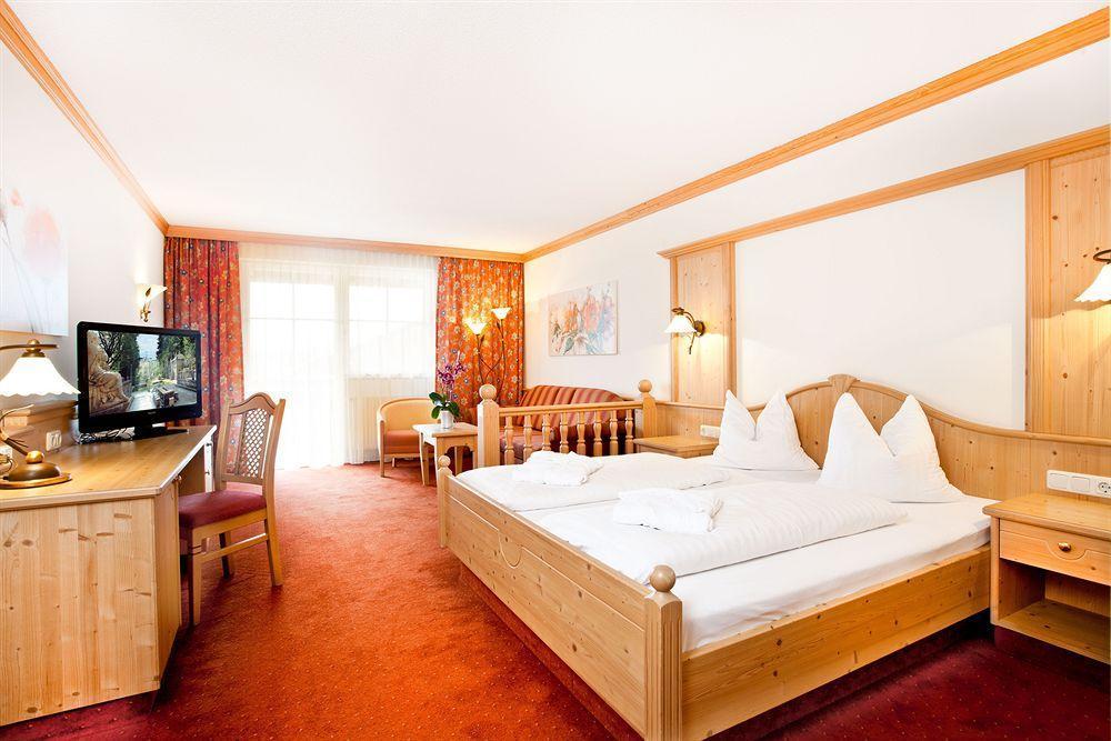 וואלס Hotel Koeniggut מראה חיצוני תמונה