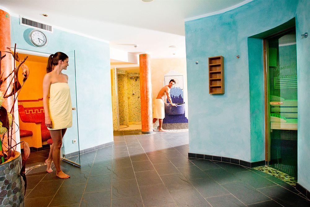 וואלס Hotel Koeniggut מראה חיצוני תמונה