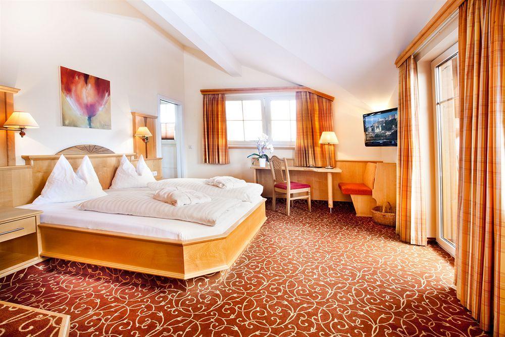 וואלס Hotel Koeniggut מראה חיצוני תמונה